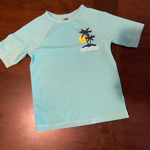 Toddler boys old navy rash guard I have size 4T and 5T